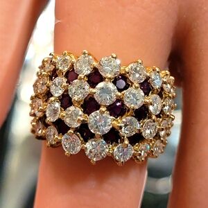 Diamond & Ruby Estate Vintage Ring. 14K Yellow Gold. Pyramid Design. Size 6